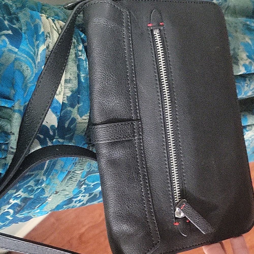 Black Leather Crossbody Bag - Picture 5 of 8